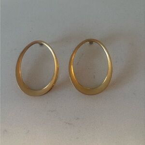 Stella & Dot Gold Oval Earrings in Gold